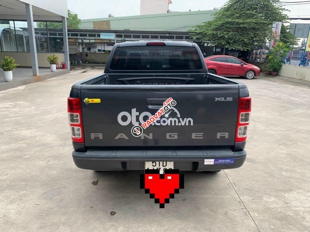 Bán ô tô Ford Ranger XLS AT 2017, màu đen, nhập khẩu -2