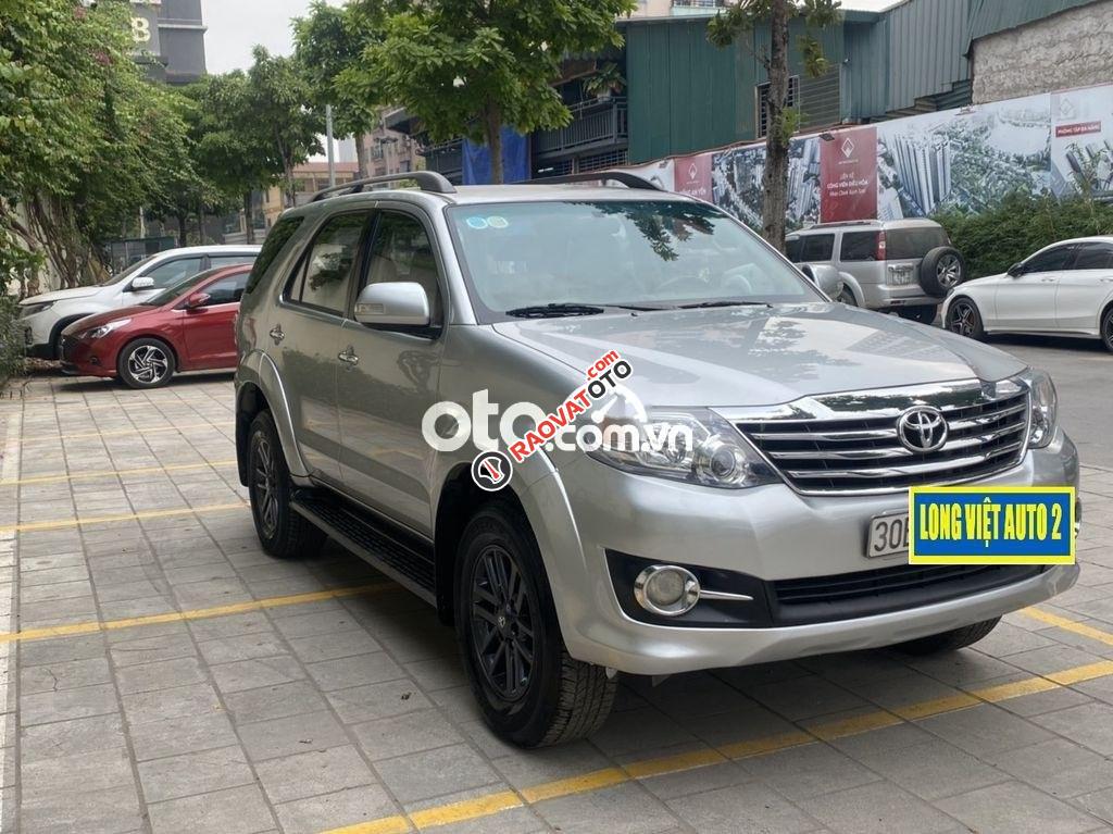 Bán xe Toyota Fortuner 2.7V 4x2AT đời 2016 còn mới-2