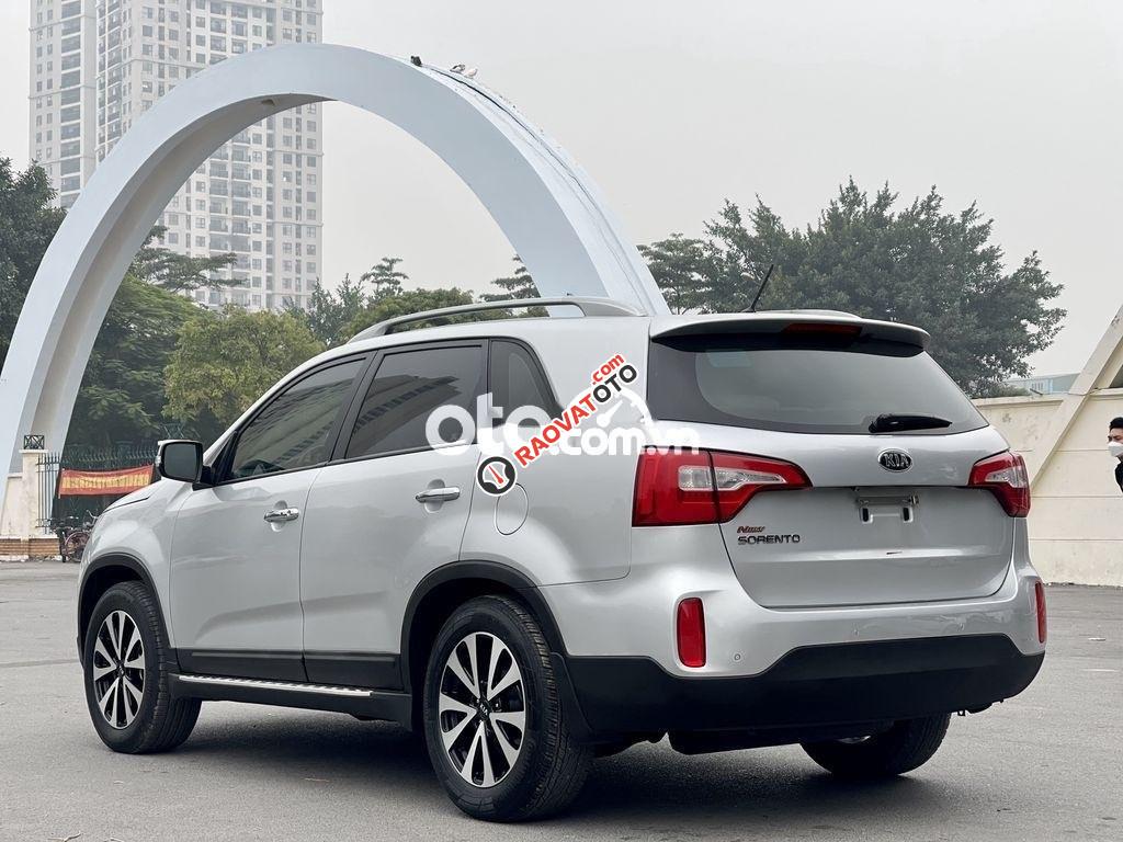 Bán Kia Sorento 2.4 GATH đời 2016, màu bạc còn mới, 595tr-11