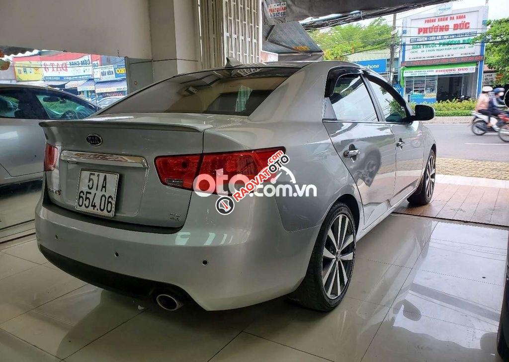 Cần bán Kia Forte MT năm sản xuất 2013, màu bạc còn mới-7