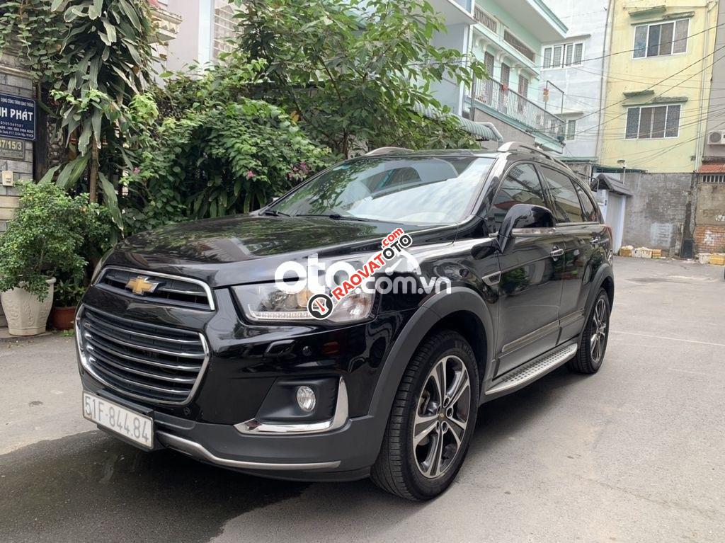 Cần bán gấp Chevrolet Captiva 2.4LTZ 2016, màu đen-2