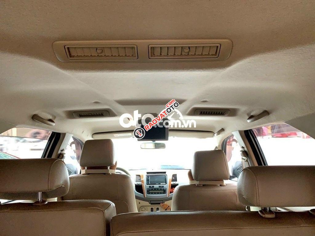 Bán Toyota Fortuner 2.7V TRD 4x2 đời 2011, màu trắng-0