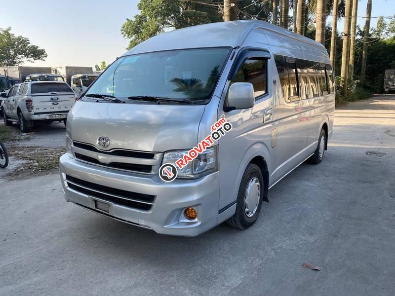 Cần bán gấp Toyota Hiace MT đời 2013, màu bạc, nhập khẩu nguyên chiếc giá cạnh tranh-1