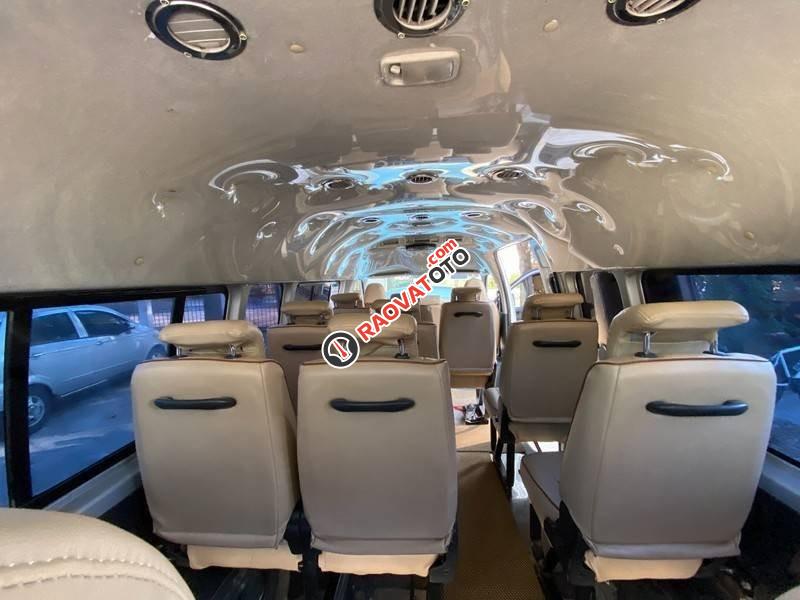 Cần bán gấp Toyota Hiace MT đời 2013, màu bạc, nhập khẩu nguyên chiếc giá cạnh tranh-8