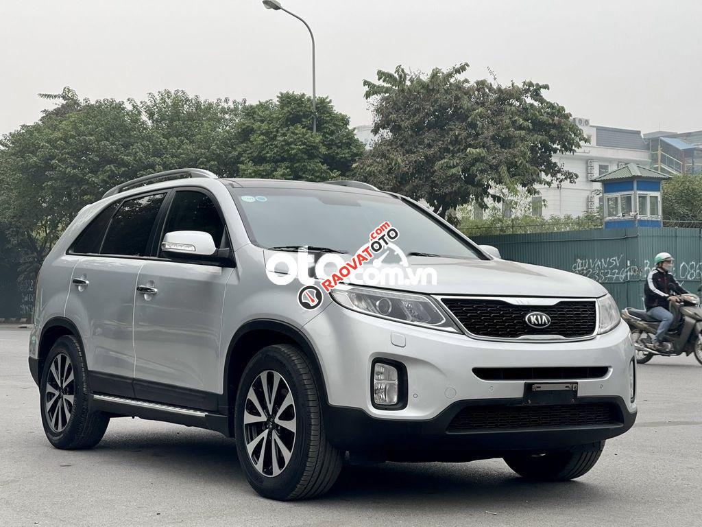 Bán Kia Sorento 2.4 GATH đời 2016, màu bạc còn mới, 595tr-0