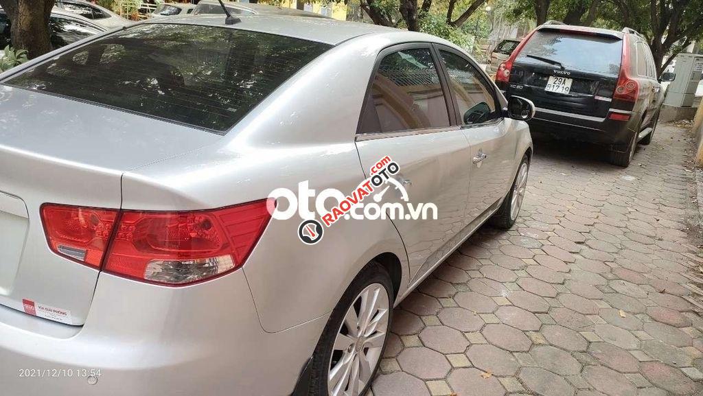 Cần bán Kia Forte 1.6MT 2013, màu bạc, giá tốt-5