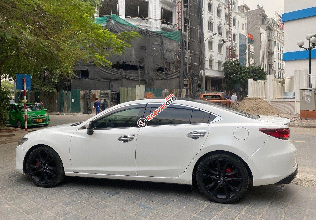 Bán xe Mazda 6 2.5AT đời 2016, màu trắng-0