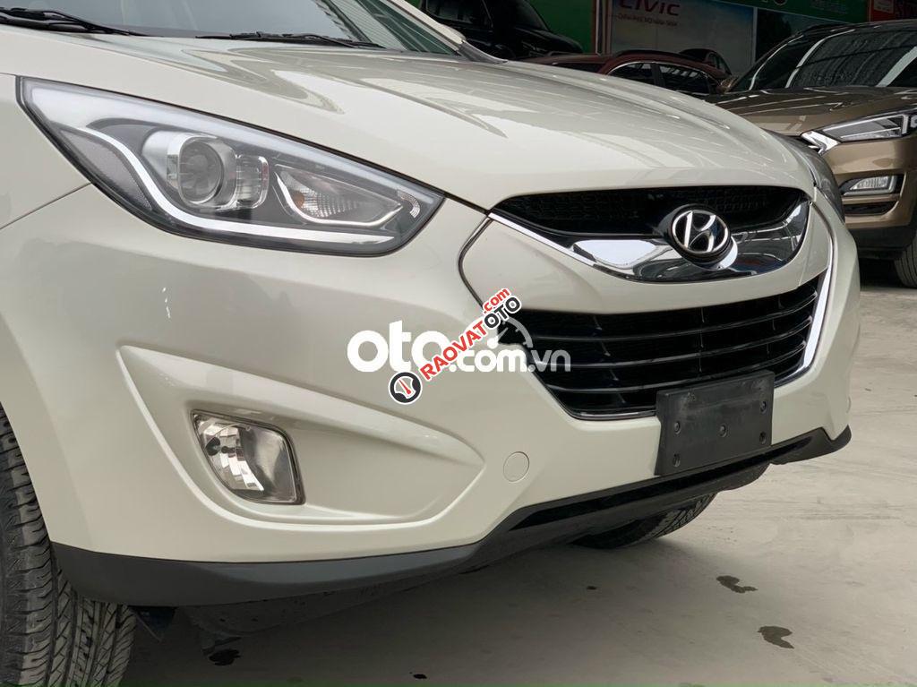 Cần bán lại xe Hyundai Tucson 2.0AT đời 2014, màu trắng, nhập khẩu-8