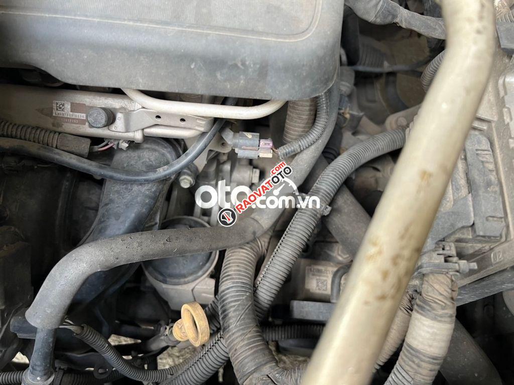 Bán Chevrolet Captiva REVV 2.4 LTZ sản xuất năm 2016, màu trắng xe gia đình, giá 515tr-3