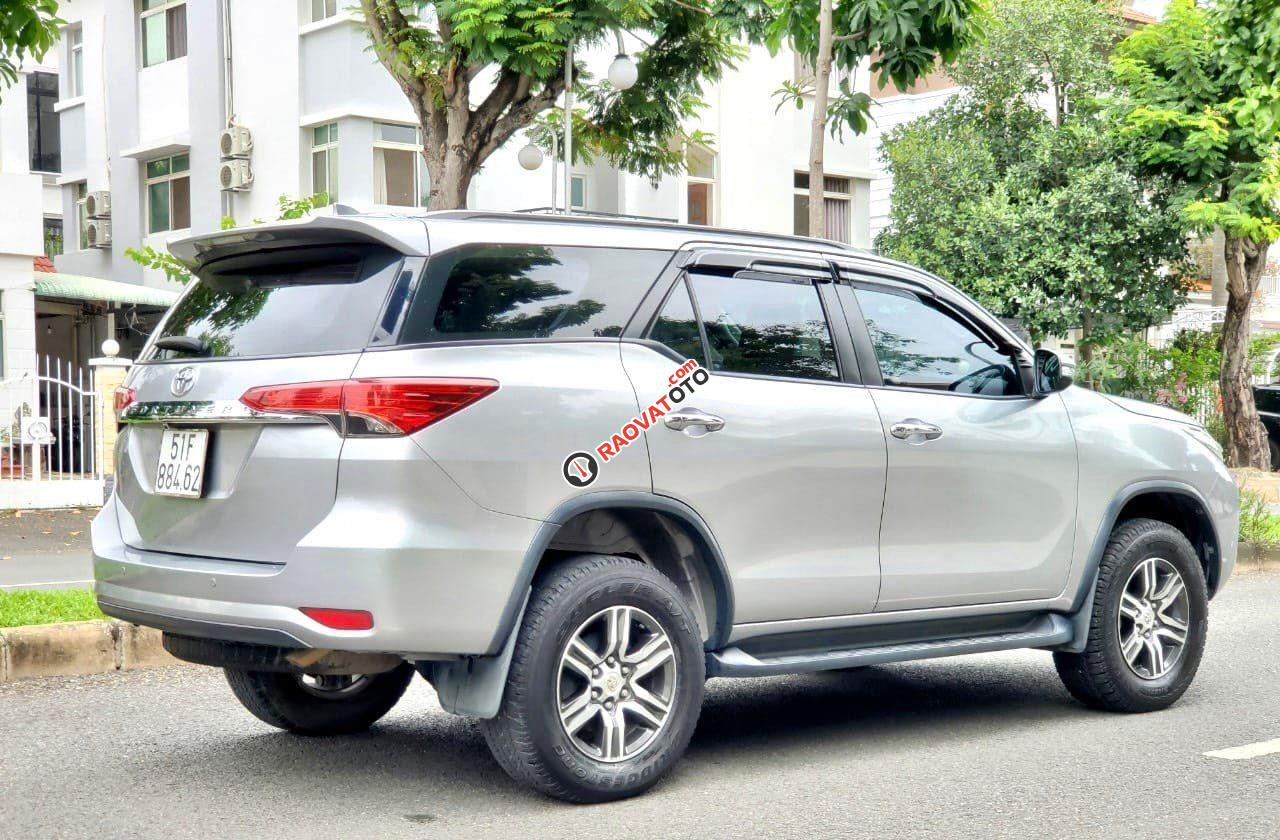 Cần bán xe Toyota Fortuner 2.7V 2017, màu bạc, nhập khẩu nguyên chiếc-0