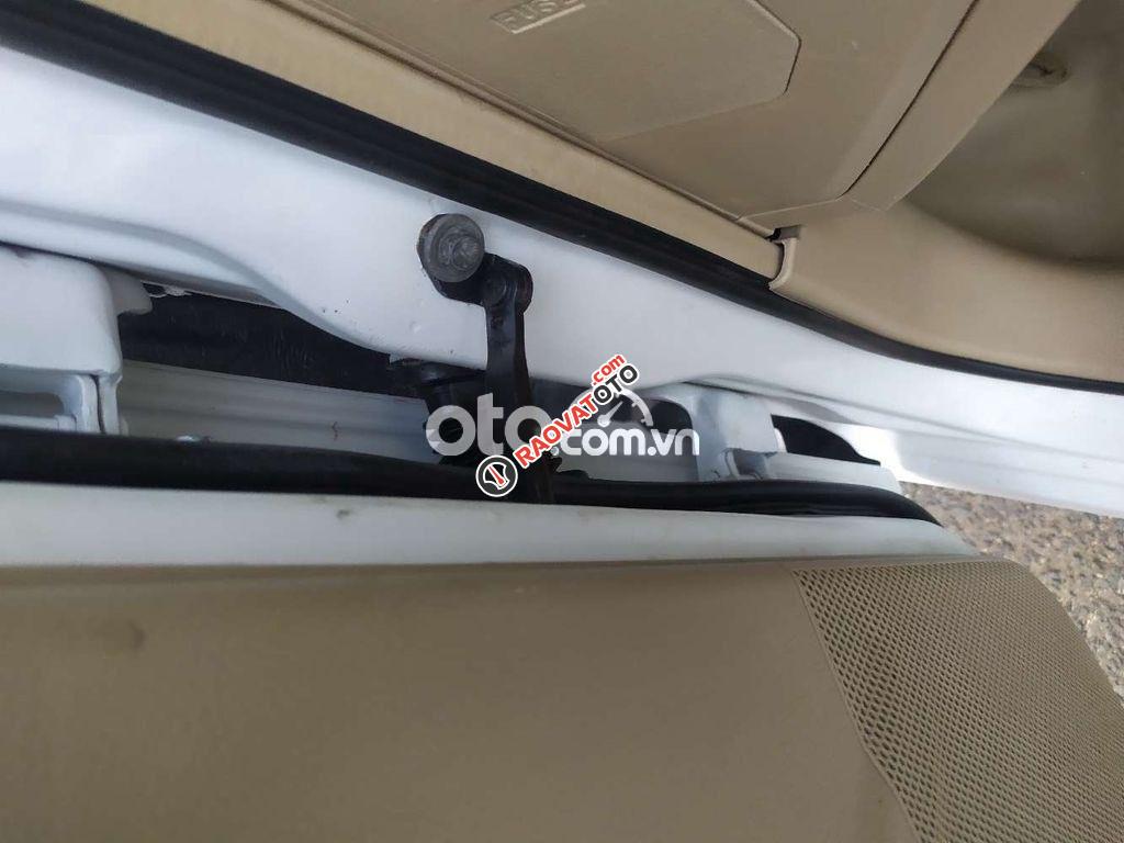 Bán Chevrolet Aveo MT sản xuất 2016, màu bạc, nhập khẩu-3