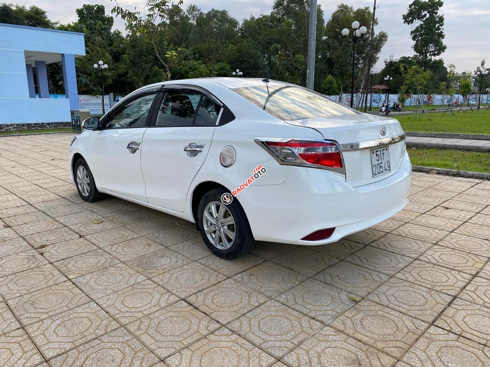 Cần bán lại xe Toyota Vios 1.5E 2015, màu trắng-6