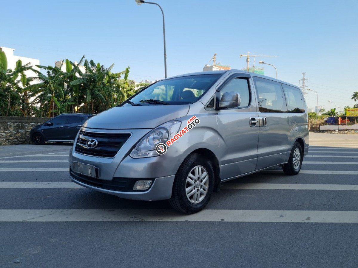 Cần bán xe Hyundai Grand Starex 2.5 MT đời 2016, màu bạc, nhập khẩu-9