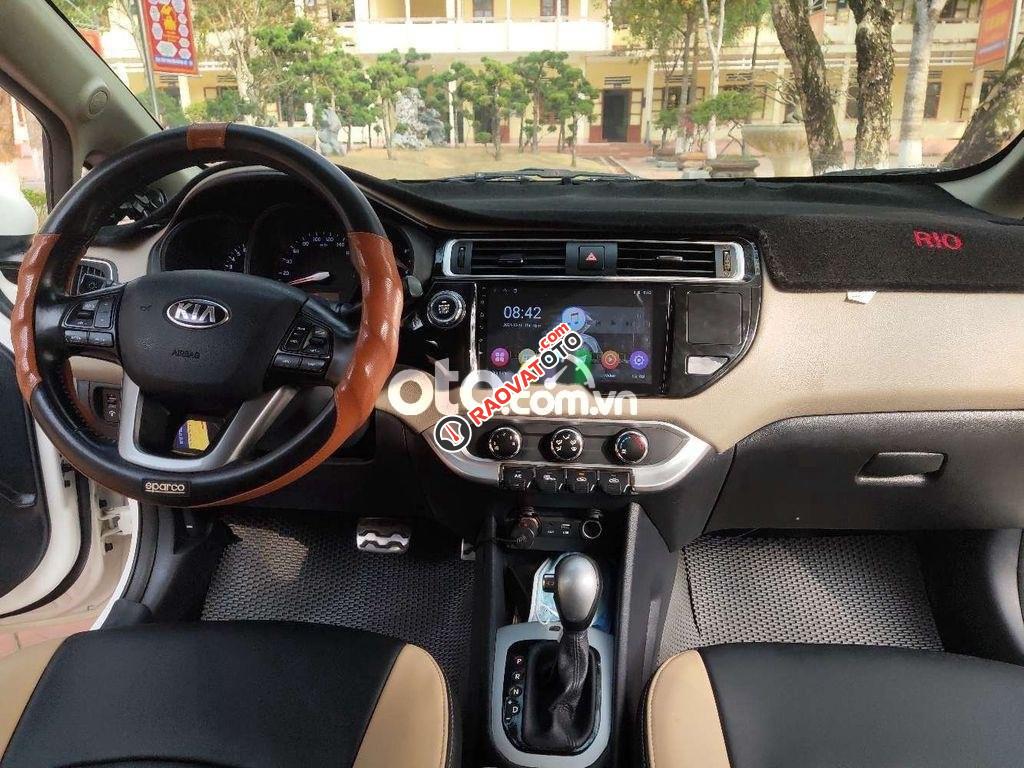 Bán ô tô Kia Rio AT đời 2016, màu trắng, nhập khẩu, 385 triệu-10