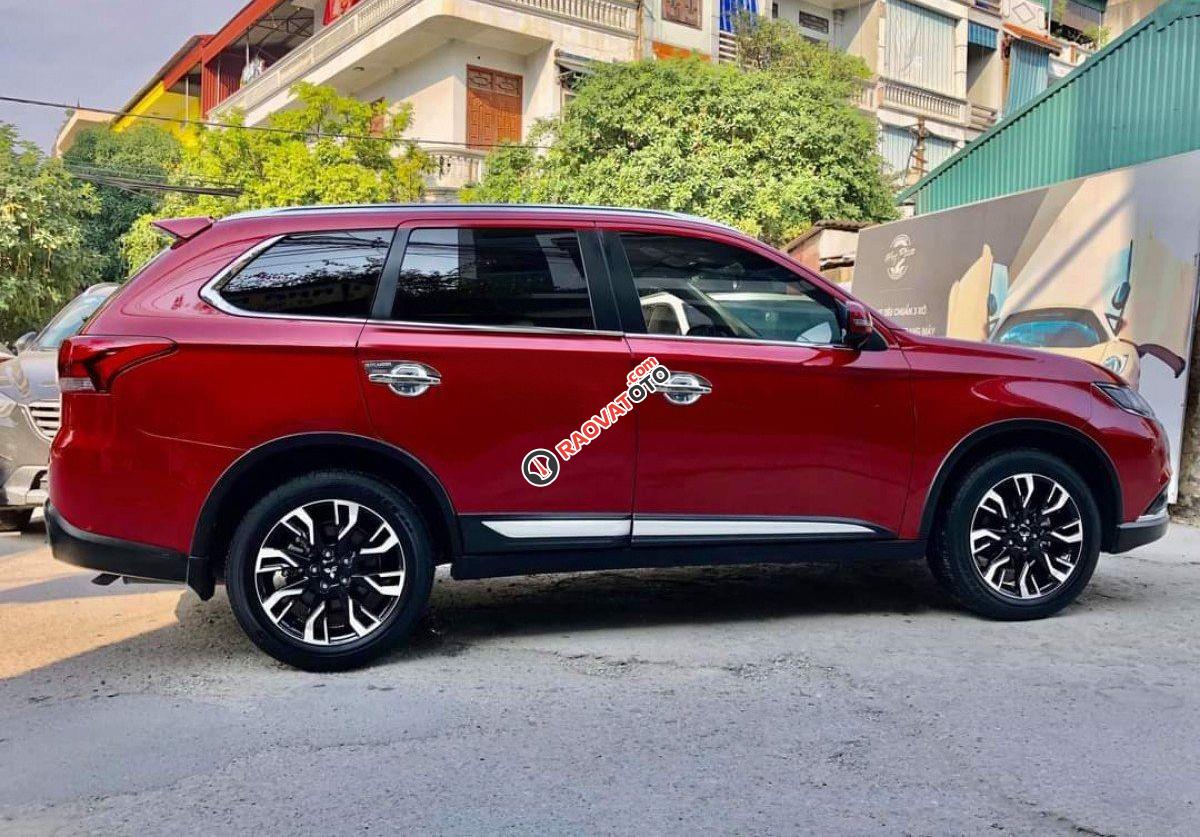 Bán Mitsubishi Outlander CVT năm sản xuất 2020, màu đỏ, giá 730tr-1