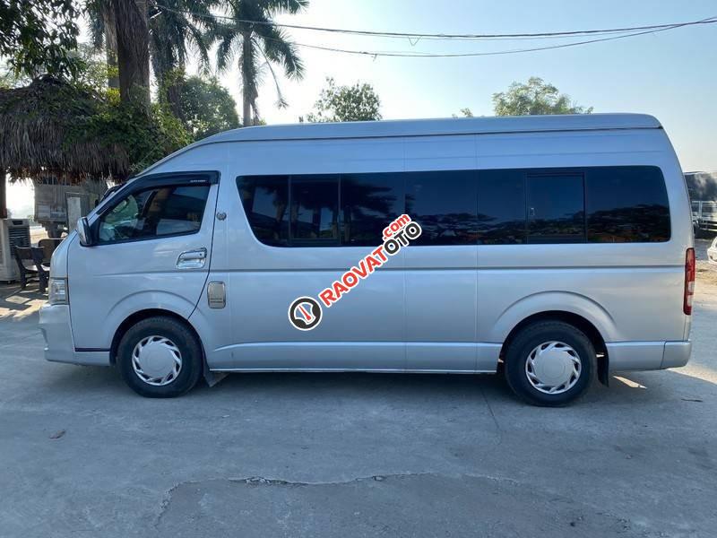 Cần bán gấp Toyota Hiace MT đời 2013, màu bạc, nhập khẩu nguyên chiếc giá cạnh tranh-3