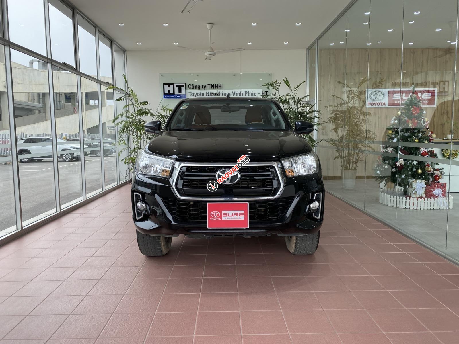 Cần bán gấp Toyota Hilux E đăng ký 2019 chính chủ giá 618tr-6