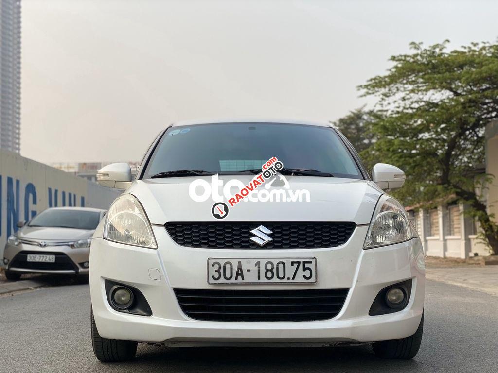 Cần bán lại xe Suzuki Swift AT đời 2014, màu trắng, giá 450tr-0