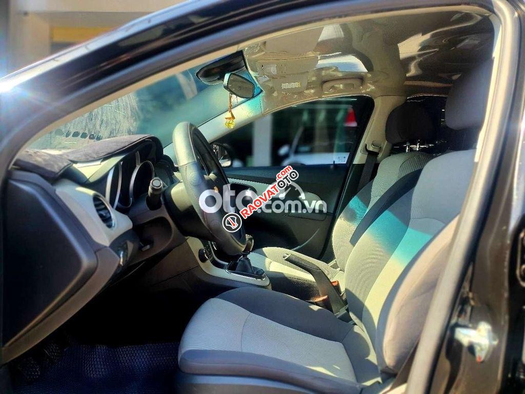 Cần bán xe Chevrolet Cruze LS sản xuất 2012, màu đen, giá chỉ 260 triệu-5