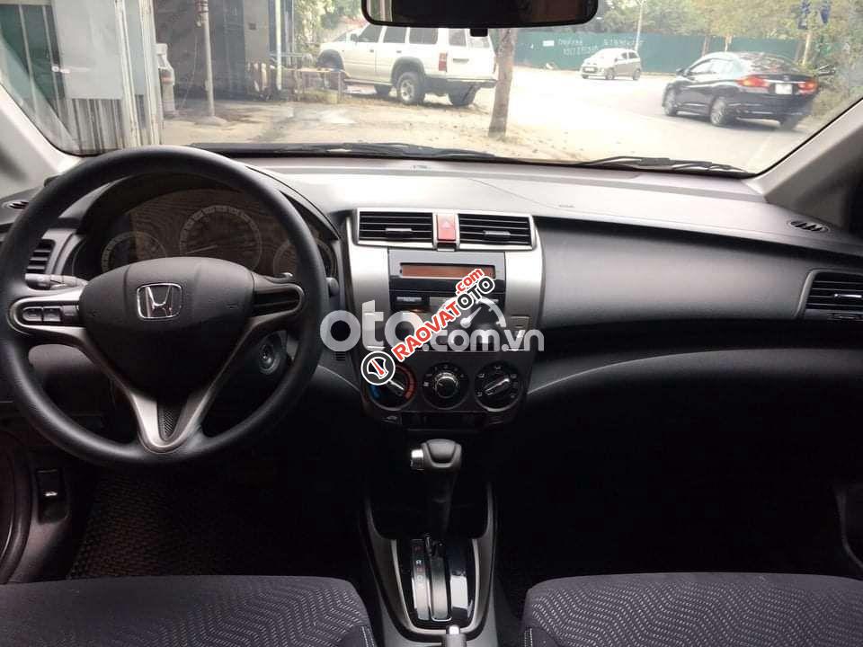 Bán Honda City AT năm sản xuất 2014, màu xám, nhập khẩu -1