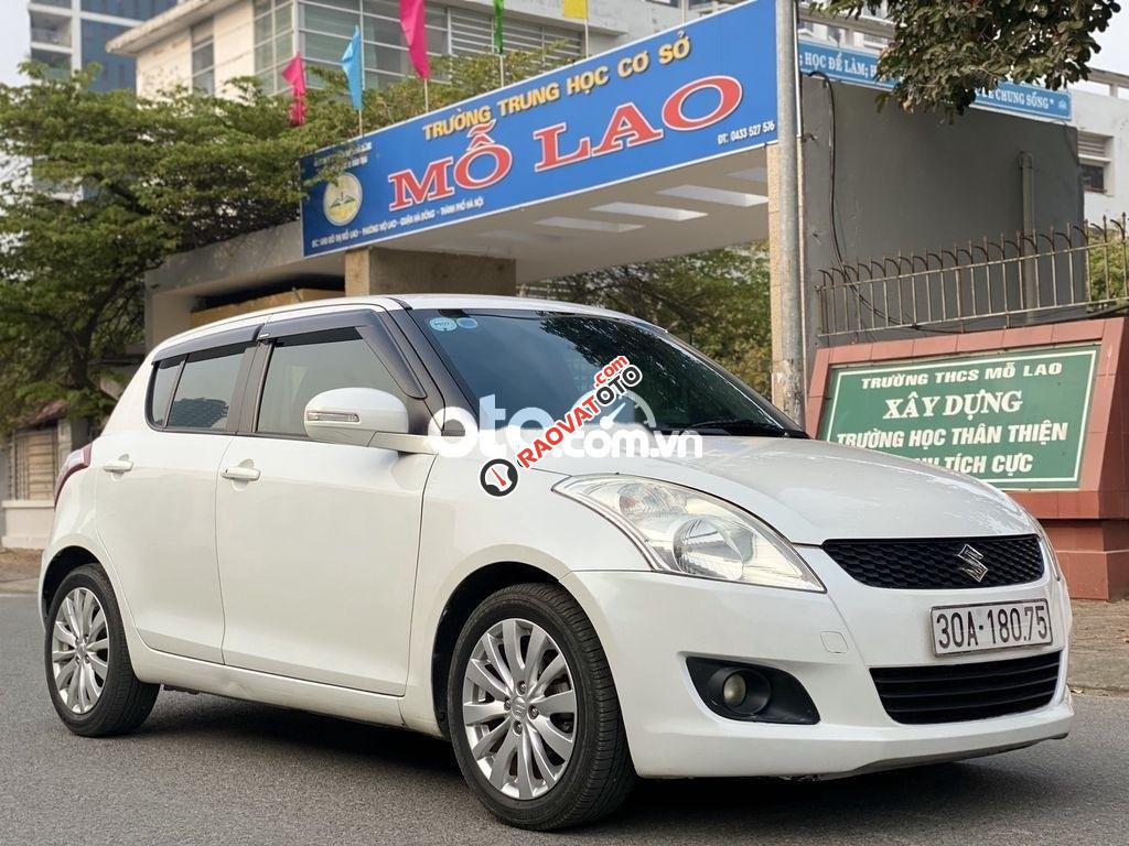 Cần bán lại xe Suzuki Swift AT đời 2014, màu trắng, giá 450tr-2