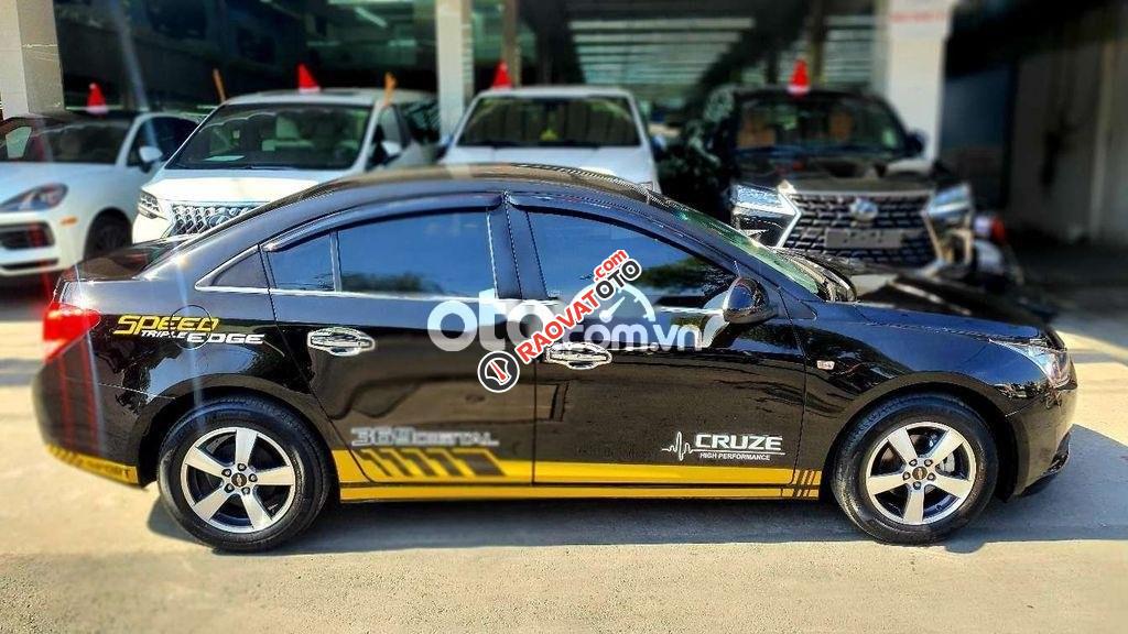 Cần bán xe Chevrolet Cruze LS sản xuất 2012, màu đen, giá chỉ 260 triệu-4