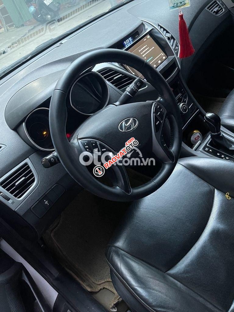Cần bán lại xe Hyundai Elantra 1.8AT đời 2015, màu trắng, nhập khẩu nguyên chiếc-4