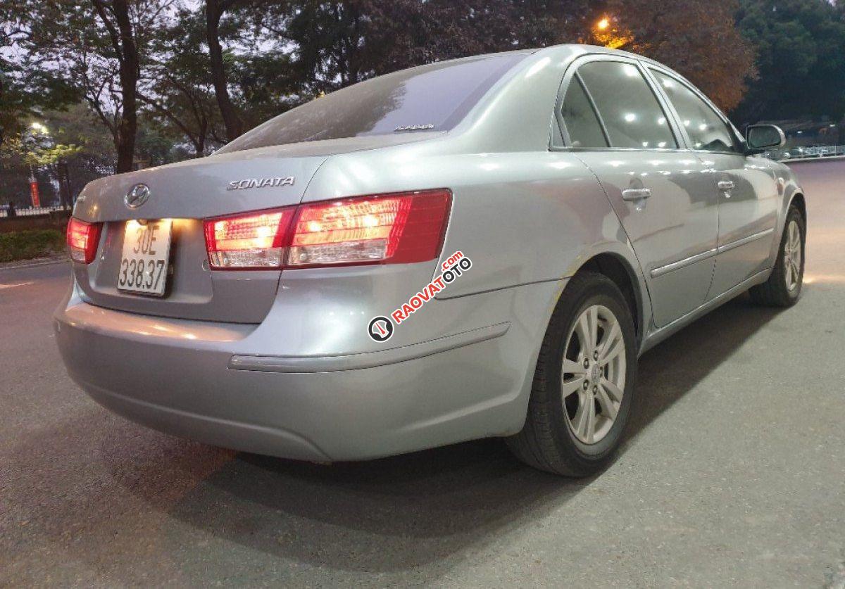 Cần bán xe Hyundai Sonata 2.0AT 2009, màu xám, nhập khẩu nguyên chiếc, giá chỉ 320 triệu-8