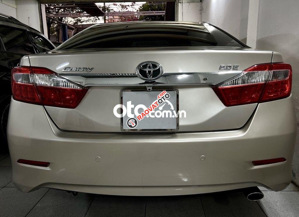 Cần bán lại xe Toyota Camry 2.0E năm 2012, giá chỉ 550 triệu-2