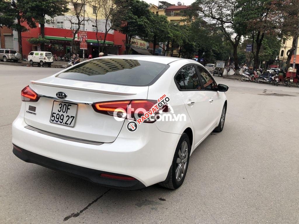 Bán ô tô Kia Cerato MT đời 2017, màu trắng, nhập khẩu nguyên chiếc xe gia đình-1