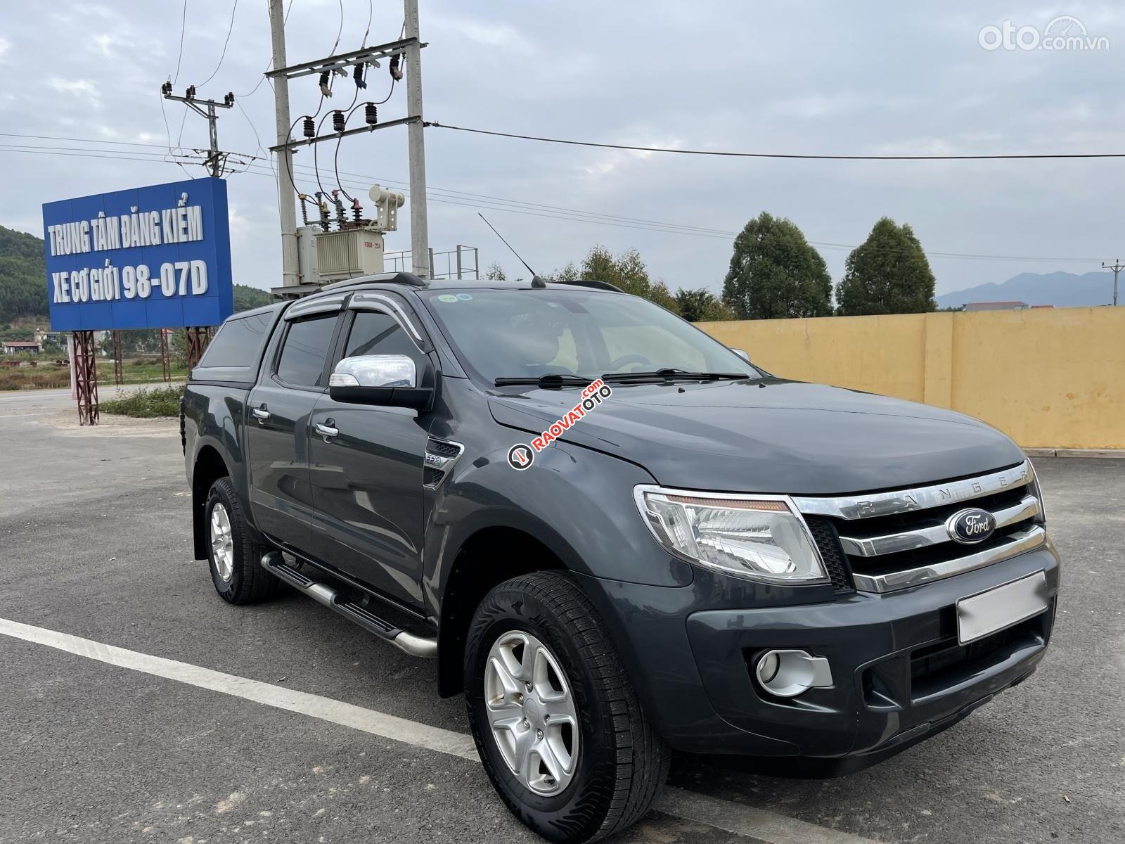 Ford XLT 4x4 sản xuất 2014 đăng kí 2015, số sàn, máy dầu, xe cực mới và zin-16