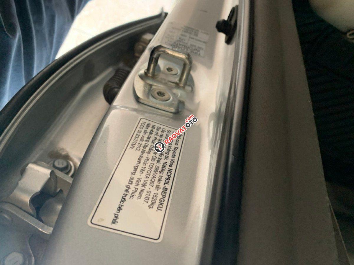 Cần bán gấp Toyota Vios 1.5G đời 2013, màu bạc số tự động giá cạnh tranh-4