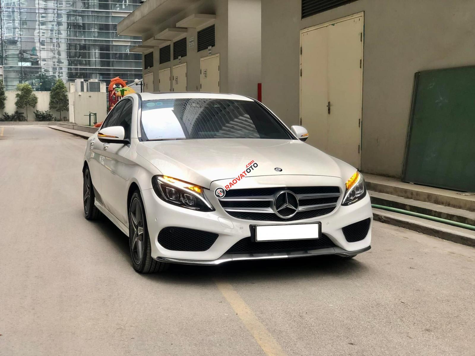 Bán Mercedes C300 AMG năm sản xuất 2016 xe rất mới-0