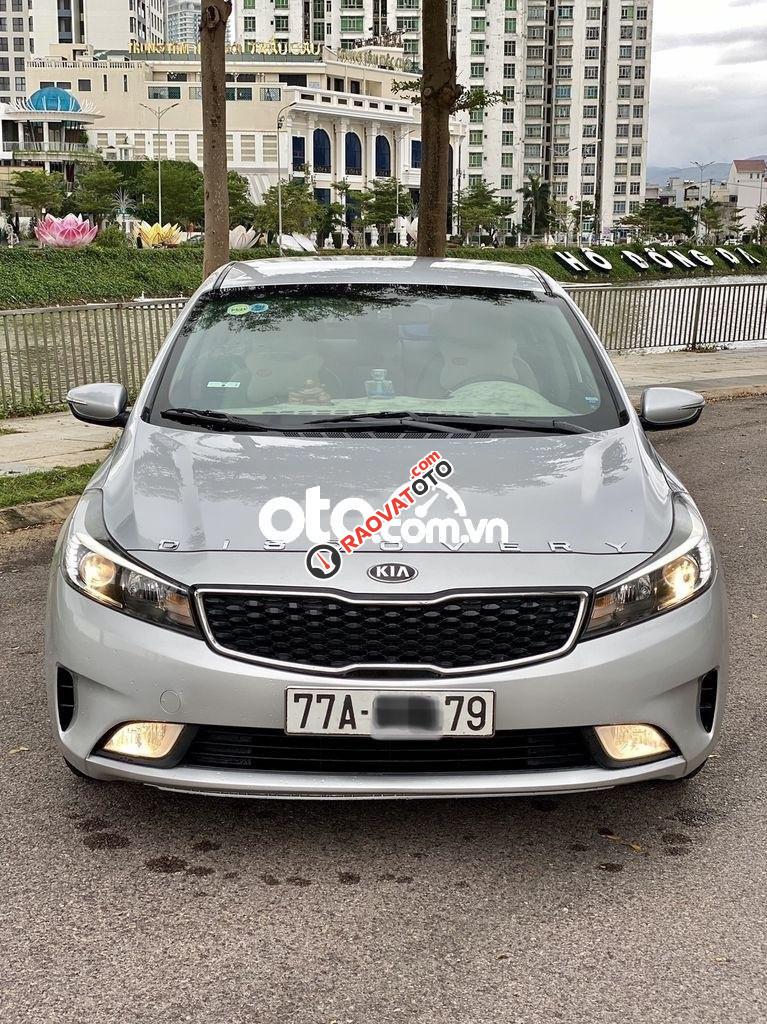 Cần bán lại xe Kia Cerato 1.6MT đời 2017, màu bạc số sàn-0