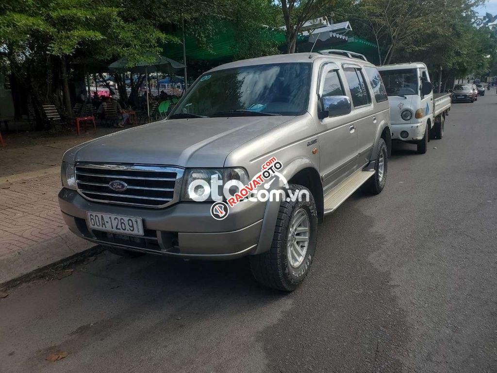 Cần bán Ford Everest MT đời 2005, màu xám còn mới-9