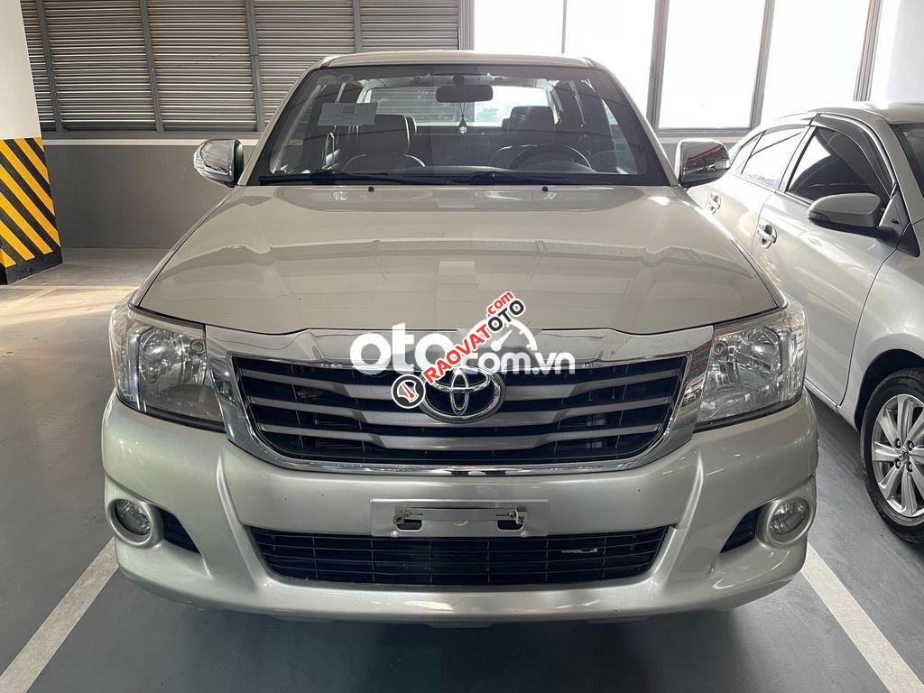 Bán Toyota Hilux 2.5E năm sản xuất 2012, màu bạc, nhập khẩu nguyên chiếc chính chủ-0