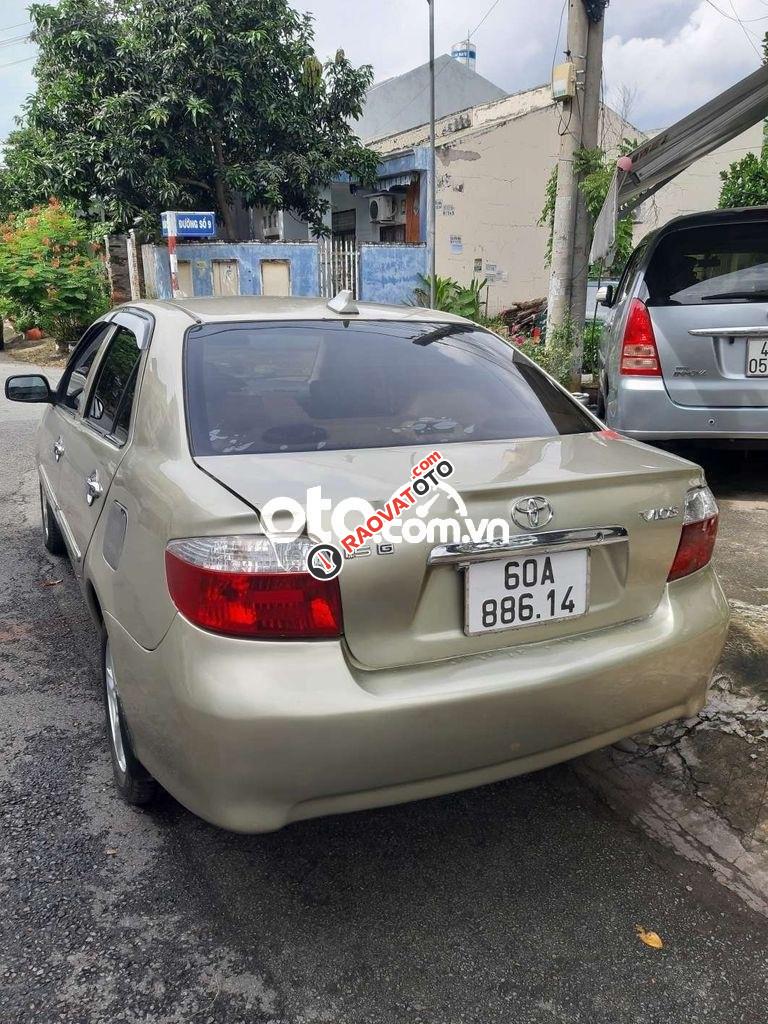 Xe Toyota Vios MT đời 2005-8