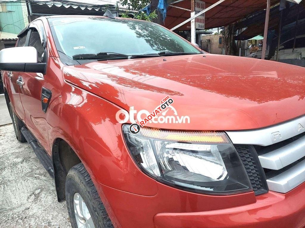 Bán xe Ford Ranger XLS AT năm 2014, màu đỏ, nhập khẩu nguyên chiếc, giá chỉ 445 triệu-0