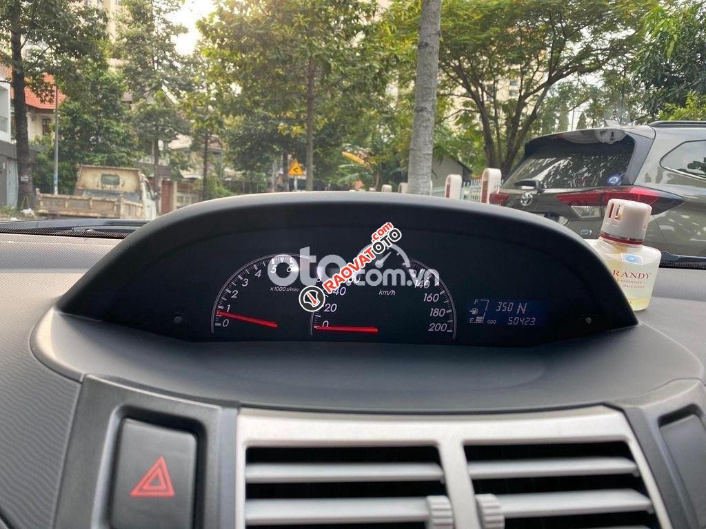 Bán Toyota Yaris AT sản xuất năm 2011, màu bạc, nhập khẩu  -0