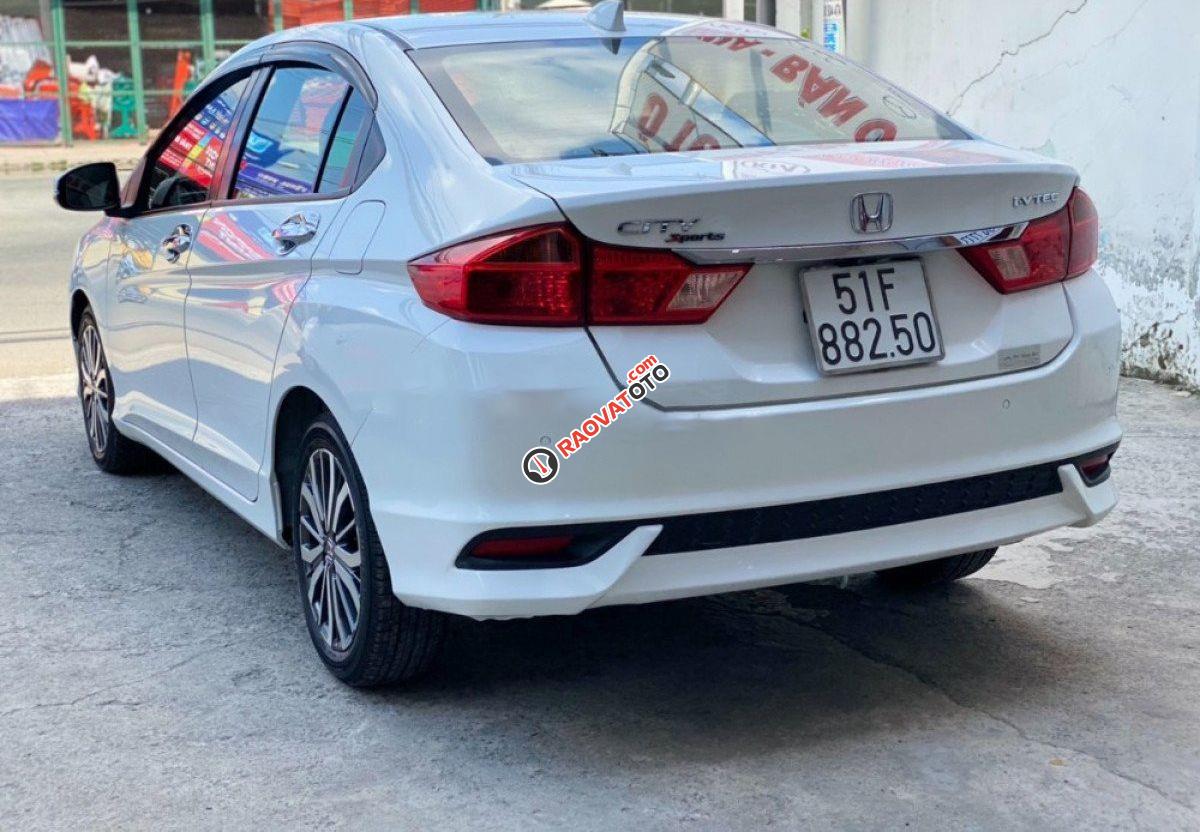 Cần bán Honda City 1.5 CVT năm sản xuất 2017, màu trắng-2