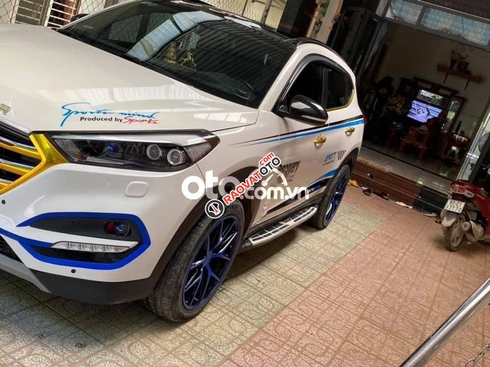 Bán Hyundai Tucson AT đời 2018, màu trắng, nhập khẩu, giá 810tr-1