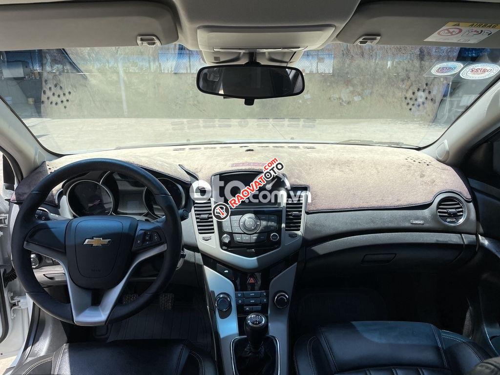 Cần bán Chevrolet Cruze MT sản xuất 2018, màu trắng, xe nhập-9