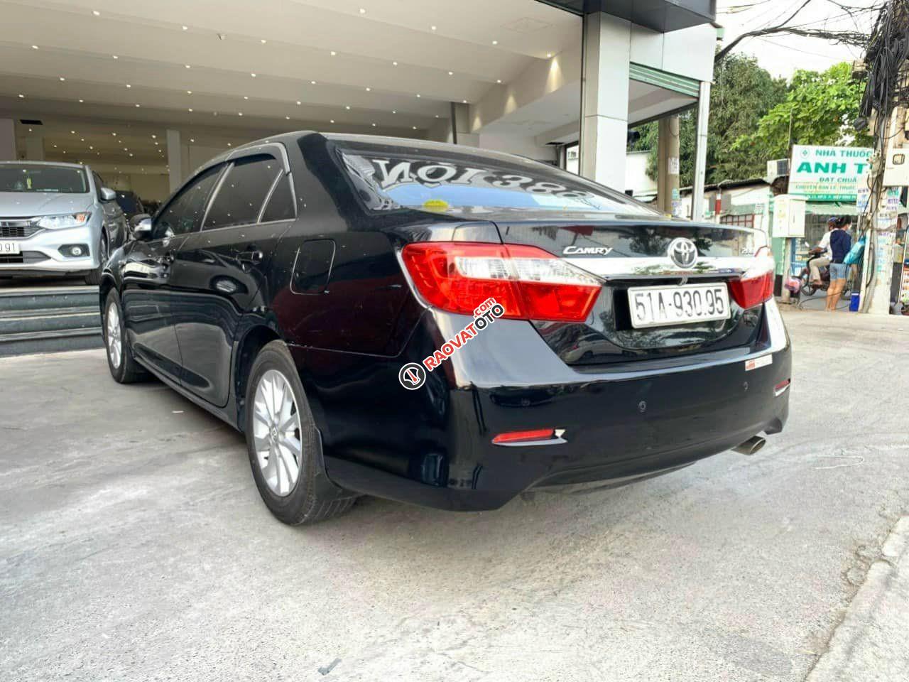 Cần bán Toyota Camry AT sản xuất năm 2014, màu đen giá cạnh tranh-5