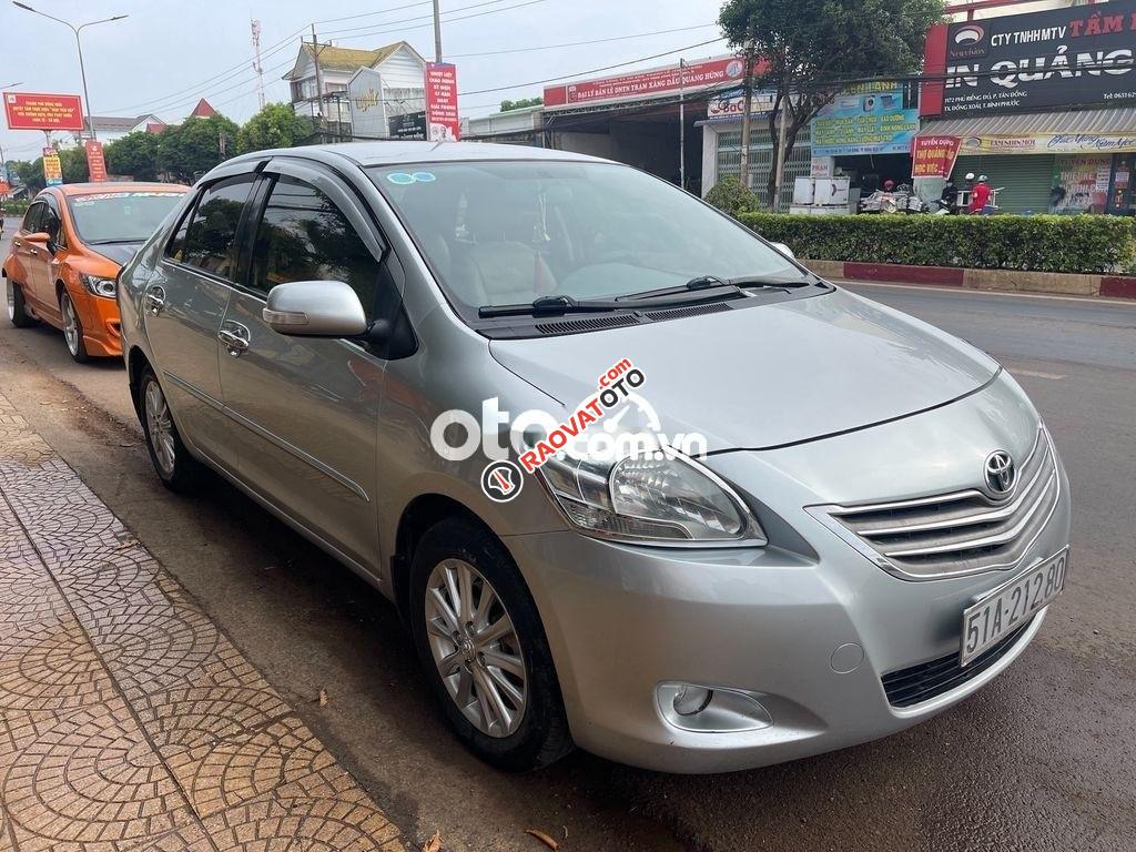 Bán xe Toyota Vios E đời 2011, màu bạc-2