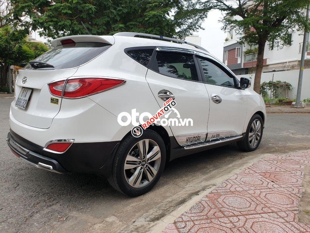 Cần bán gấp Hyundai Tucson AT năm 2014, màu trắng, nhập khẩu nguyên chiếc-2