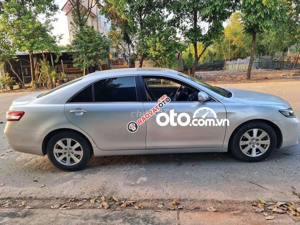 Bán Toyota Camry AT sản xuất năm 2009, màu bạc, nhập khẩu nguyên chiếc -2