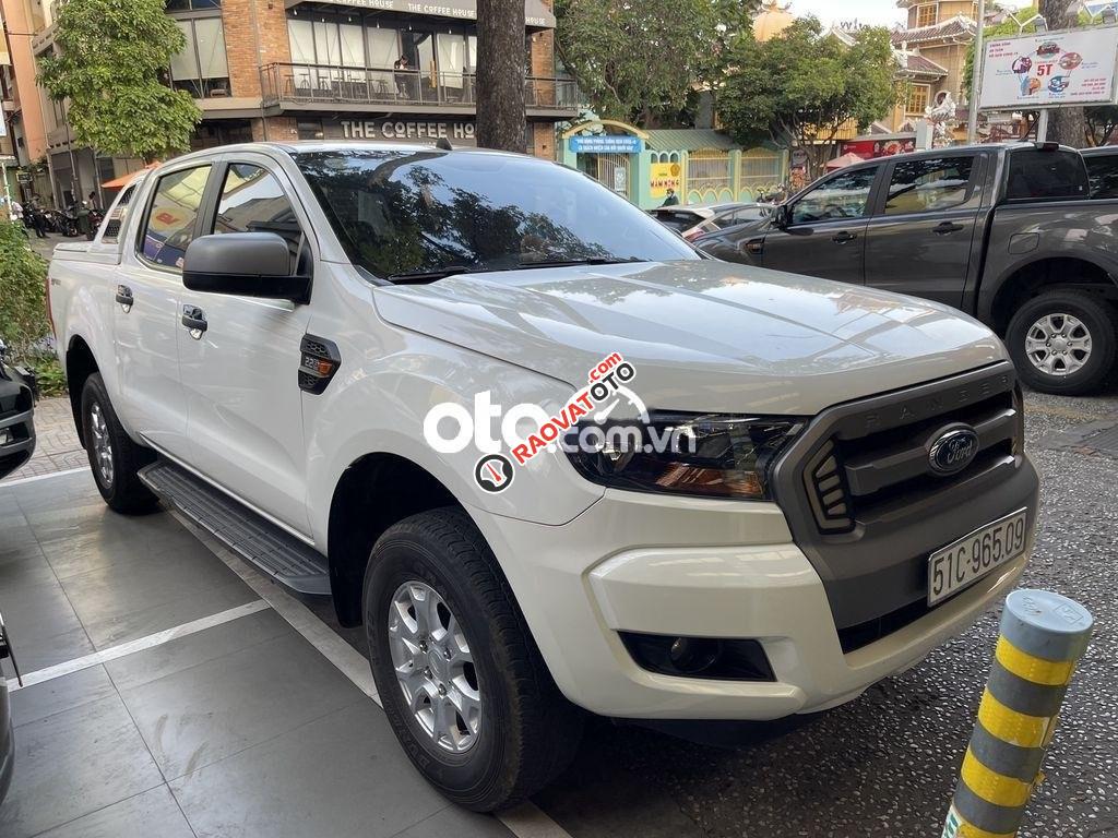 Cần bán gấp Ford Ranger AT năm sản xuất 2017, màu trắng, xe nhập còn mới-8