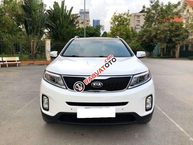 Cần bán lại xe Kia Sorento GATH đời 2017, màu trắng chính chủ-5