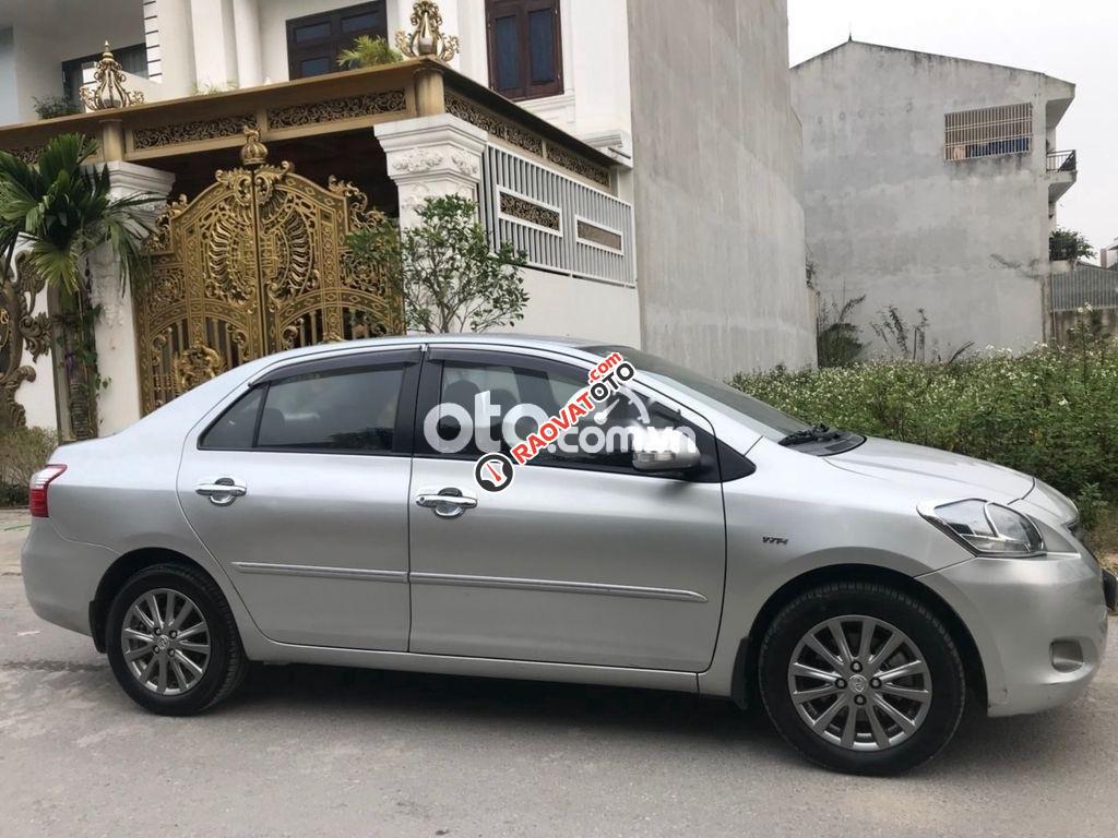 Bán xe Toyota Vios MT năm 2012, màu bạc-7