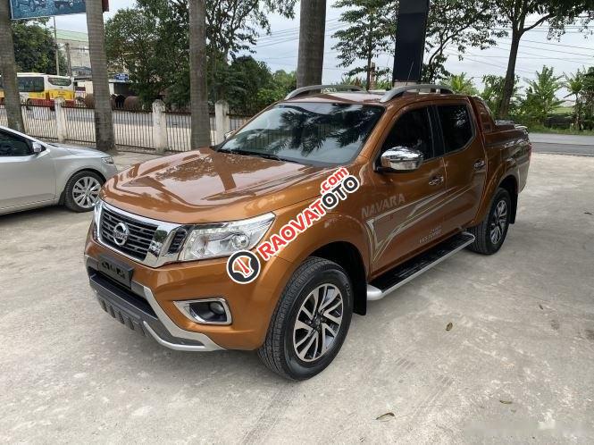 Cần bán gấp Nissan Navara VL năm sản xuất 2018 như mới, giá 645tr-5